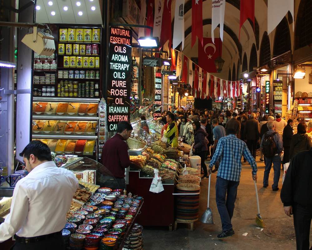 ways to travel without money - istanbul grand bazaar