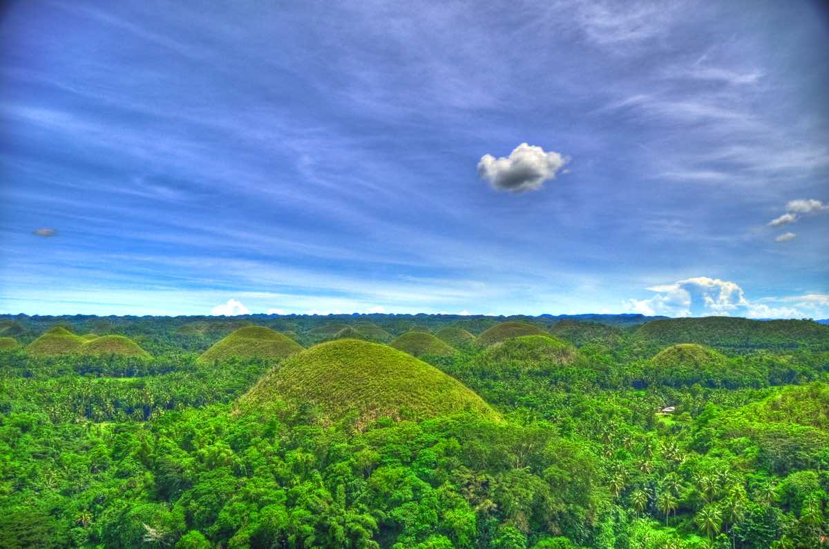 travel guide of bohol philippines chocolate hills
