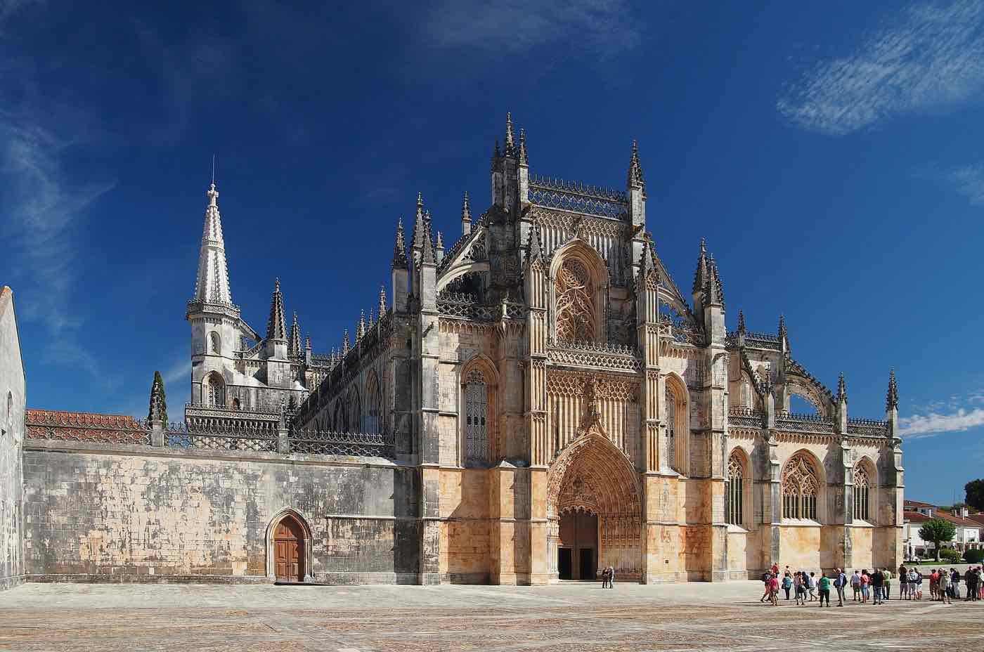 best day trips from lisbon batalha palace